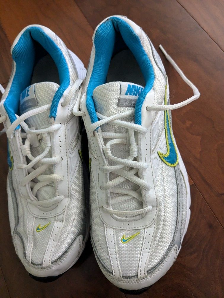 Nike Shoes Size 9.5 Manufactured 2012 Excellent Condition!!;