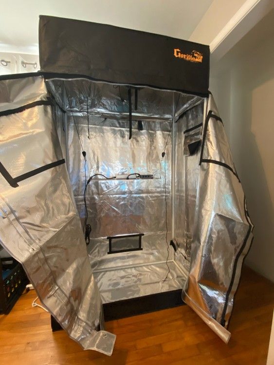 Gorilla 2X4 Grow Tent