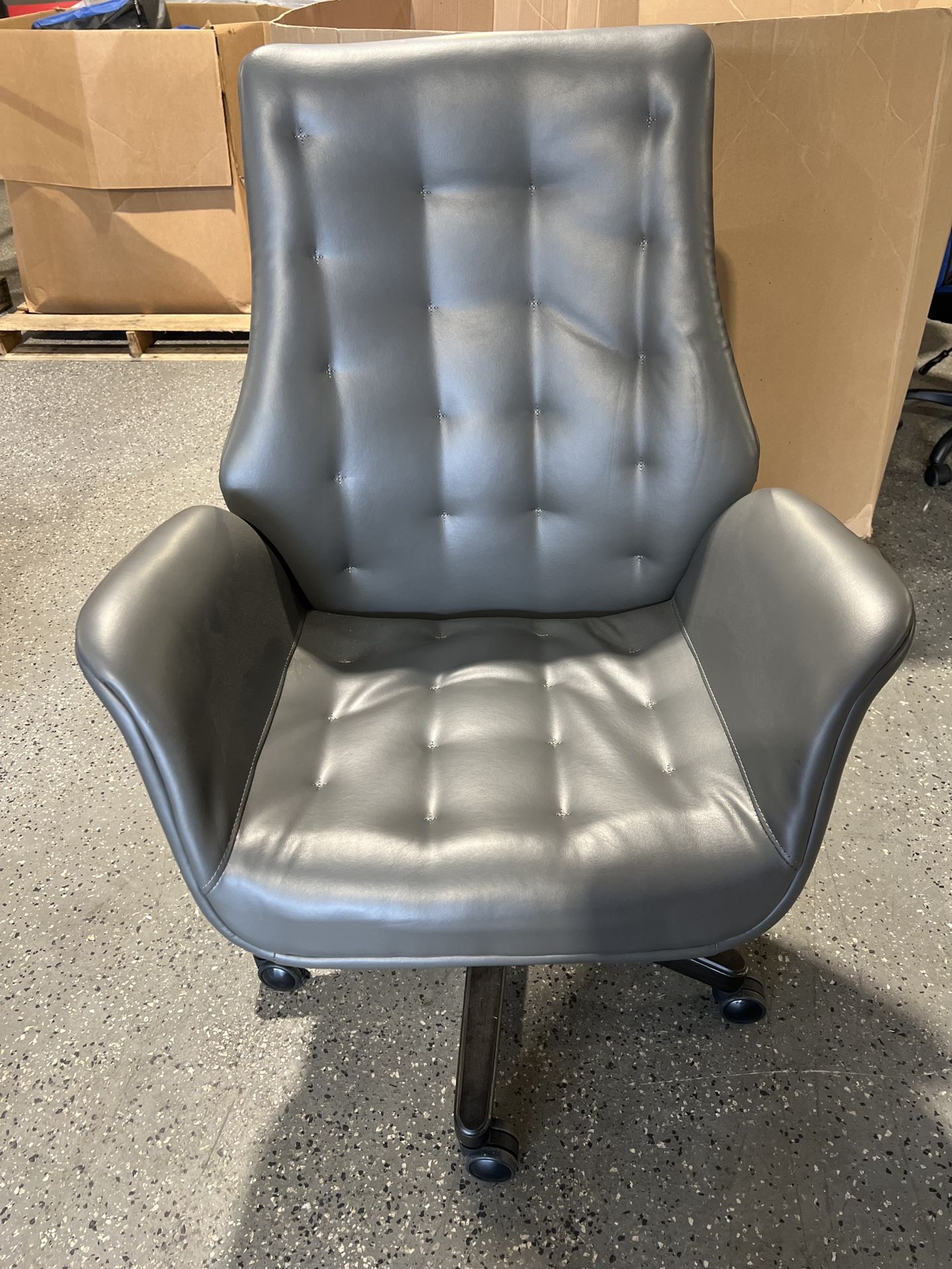 Thomasville Brooks Executive Office Chair