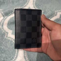 Louis Vuitton Men’s Card Wallet 