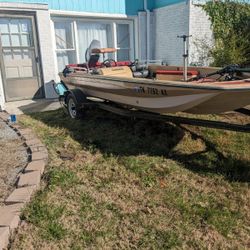 1986 Glasstream 1550 Pro Bass Fishing Boat 17’ ⛵