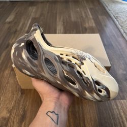 YEEZY Foam Runner “MX Cream Clay” Size 12 *PRE-OWNED*