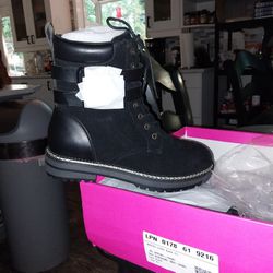 Shoedazzle Black Leather Suede Double Strap Boot. Size 8.5