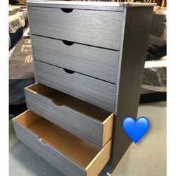 Dresser No Knobs