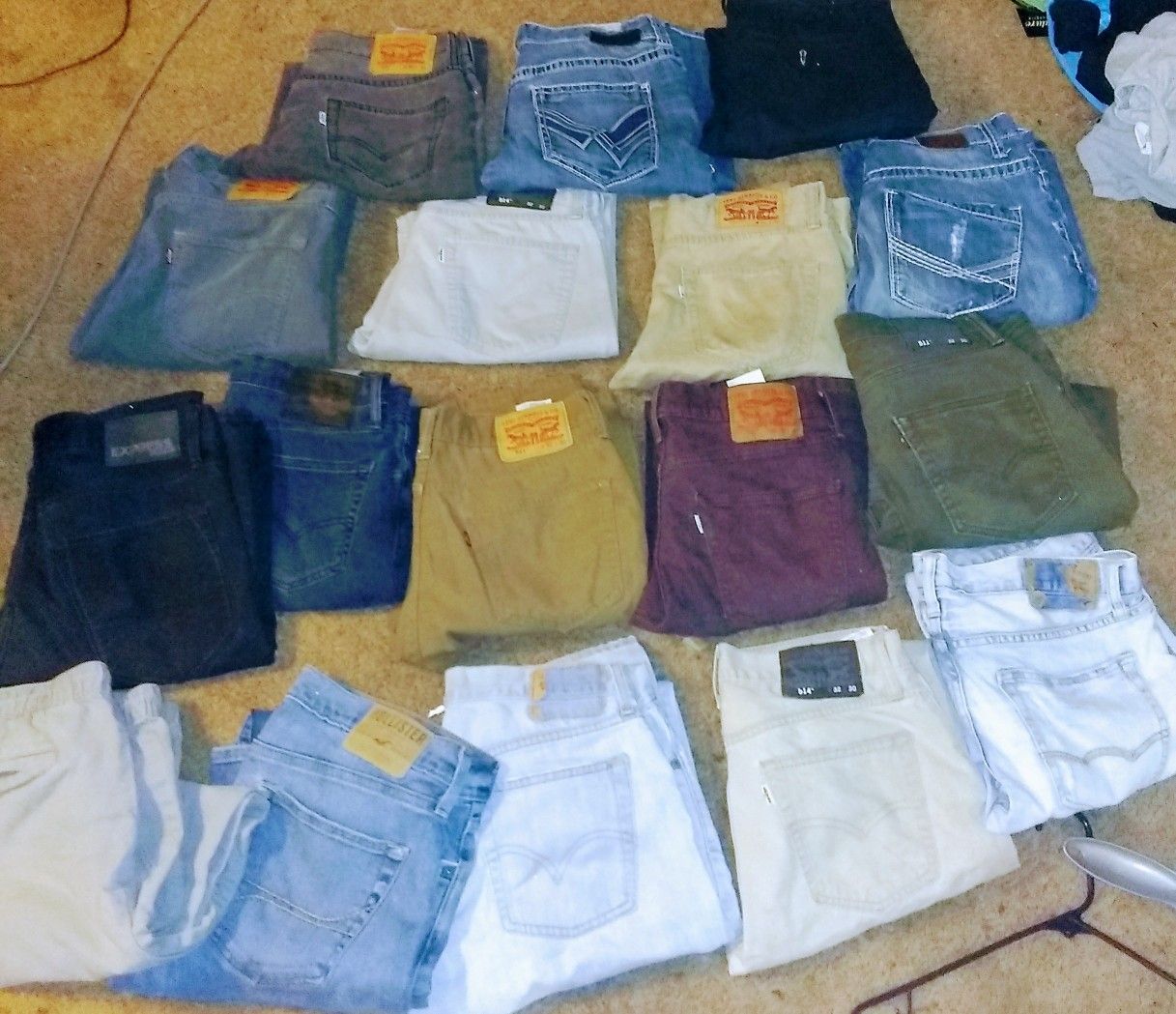 Mens Levi's & more size 32x30 , 32x32