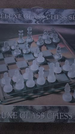 Deluxe Glass Chess Set
