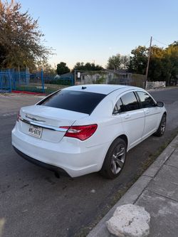 2013 Chrysler 200