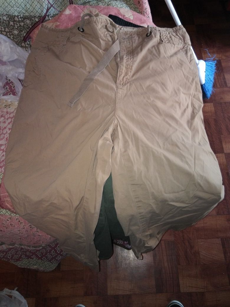 Ladies St. John's Bay capris