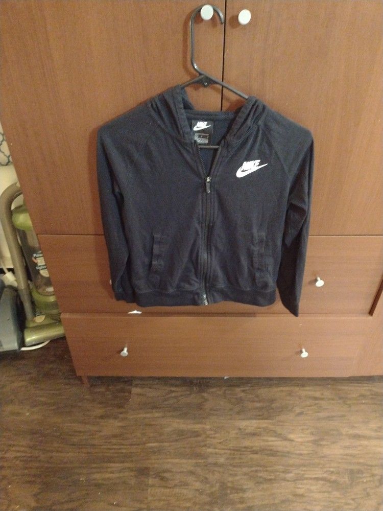 Cropped Hooded Nike Sweatshirt