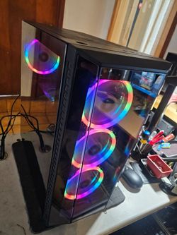 Gaming PC. Intel i7-CPU. 16GB Ram. 1TB SSD. GPU: GTX