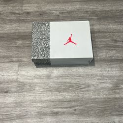 Jordan 3 Size 9/5 