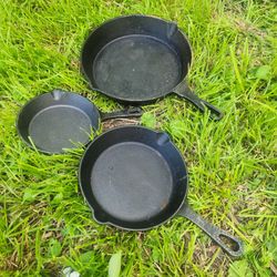 3 cast Iron pans