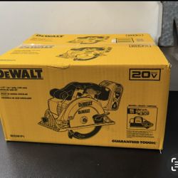 DEWALT 20 V CIRCULAR SAW KIT NEW 