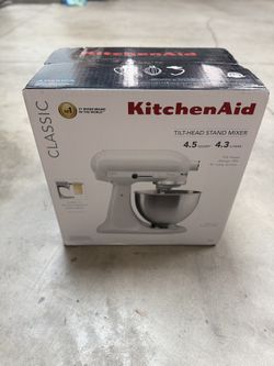 KitchenAid Classic Series 4.5 Quart Tilt-Head Stand Mixer K45SS, White