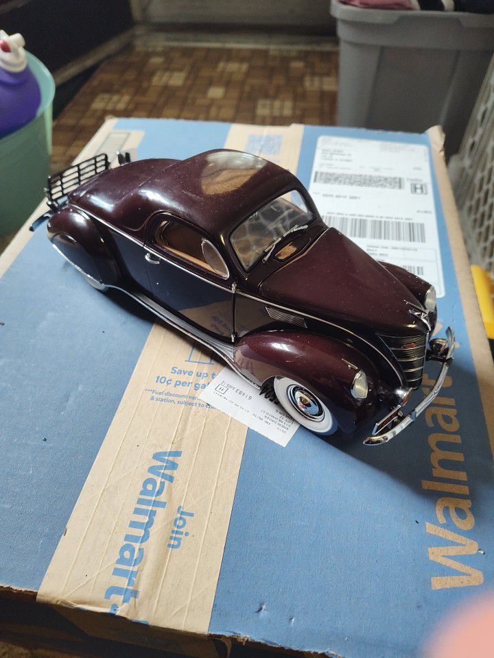 1937 Lincoln Zephyr, Diecast Car, New, 