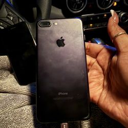 iphone 7 plus (Unlocked)