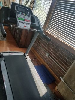 Elisabeth Hasselbeck Freemotion Smartrun 2.0 Treadmill for Sale in St. Louis MO OfferUp
