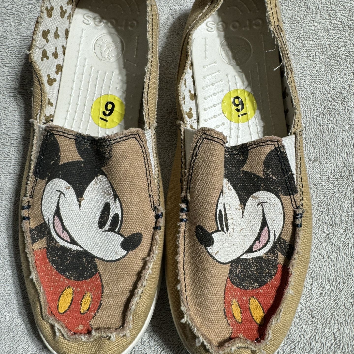 CROCS Mickey Mouse Disney Women s Tan Canvas Slip On Loafer Flats Shoes Size 9 for Sale in Salinas CA OfferUp