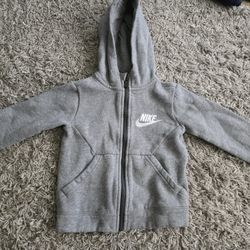 SLIGHTLY USED GRAY NIKE ZIP UP HOODIE