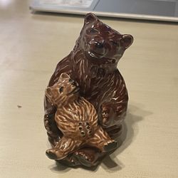 A cute bear and cub, salt and pepper shaker