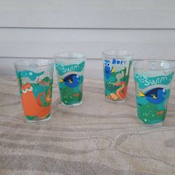 Finding Dory 16 oz Pint Glasses (Set of 4)