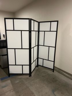 Privacy room divider