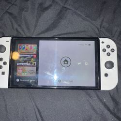 Nintendo Switch Oled With Games & Extra Controller 