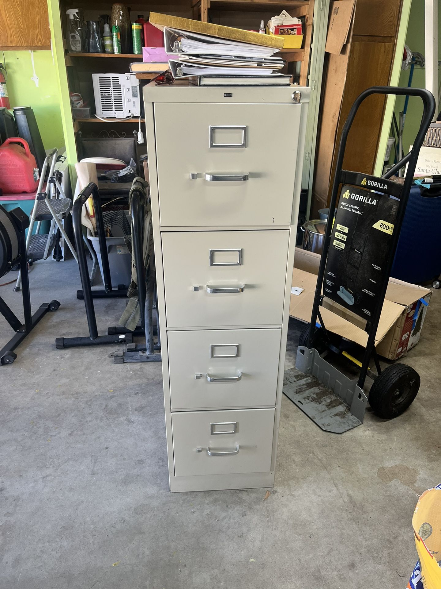 5ft Locking Filing Cabinet With Key
