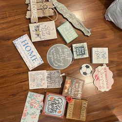 Assorted Signs And Plaques - Decor