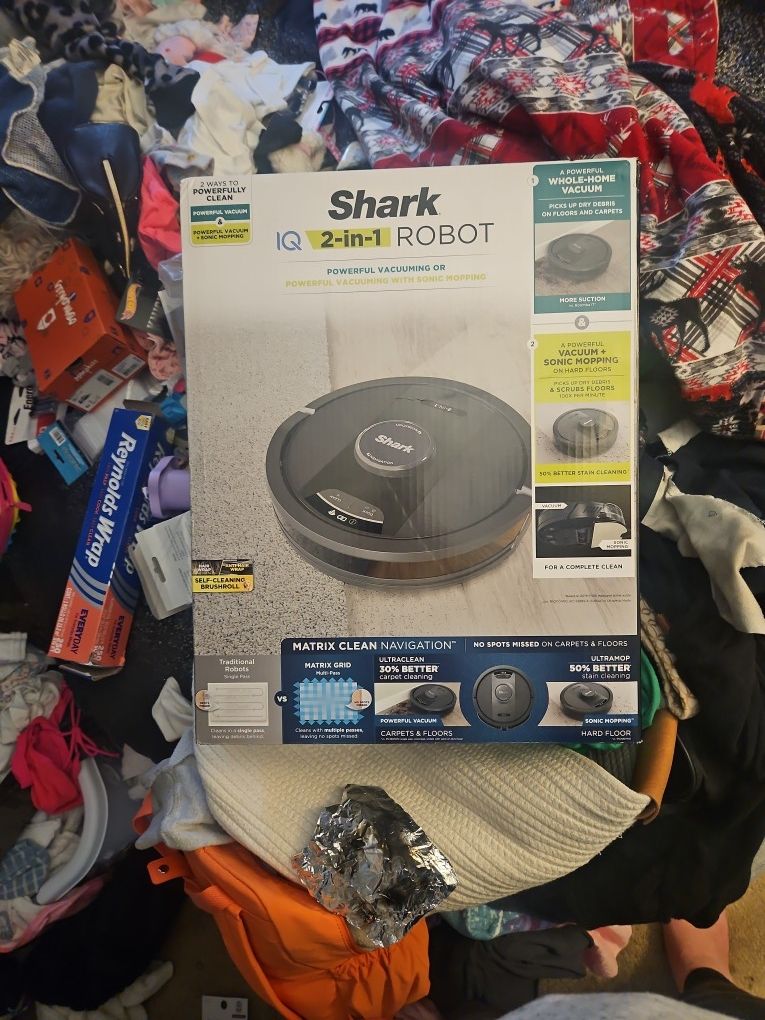 Shark IQ 2-in-1 Robot Vacuum