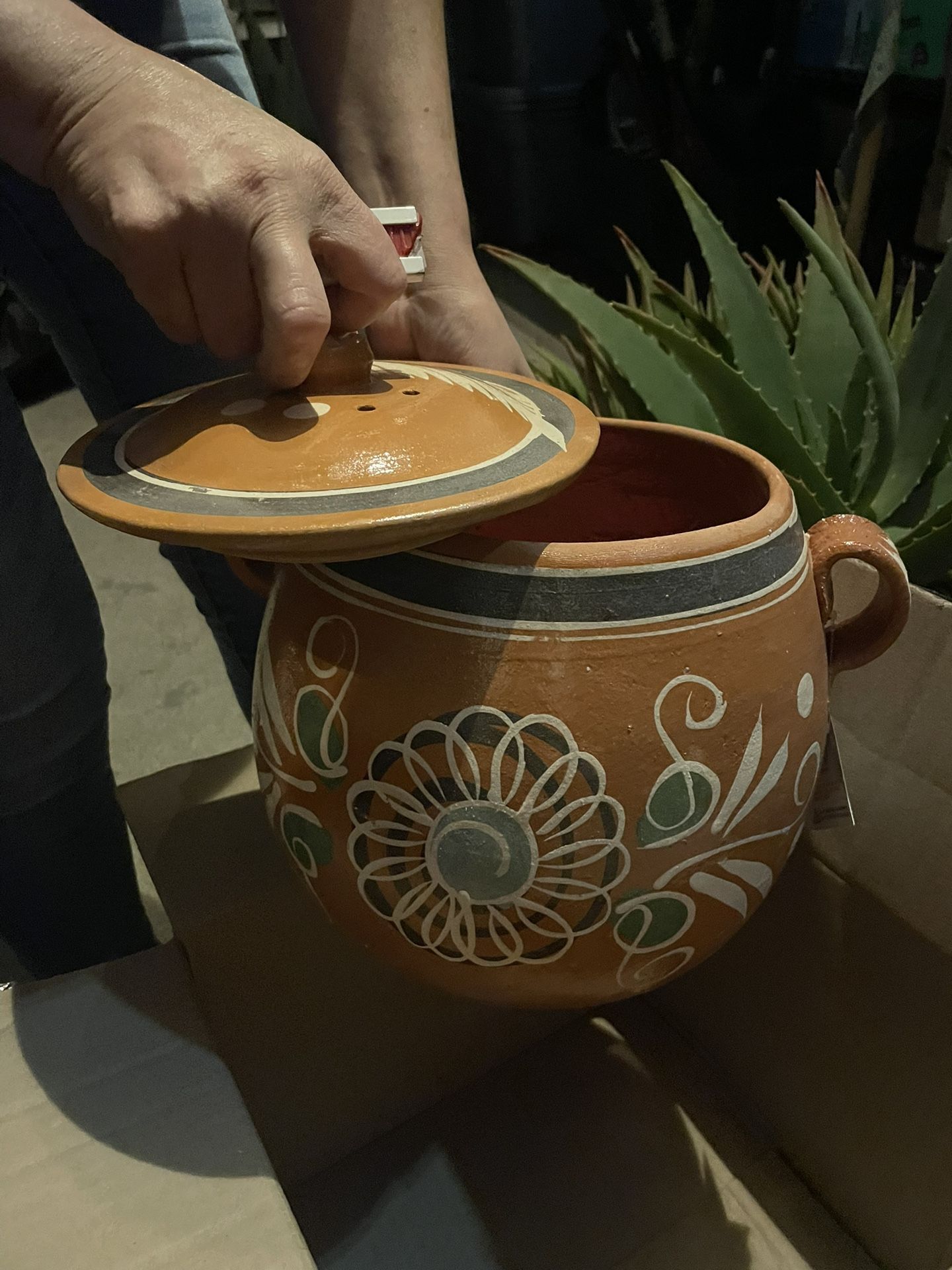 Por Ceramic Pot