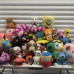 BIG plush bundle lot of 33 disney, spongebob, build a bear and more