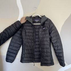 Womens patagonia puffer jacket 