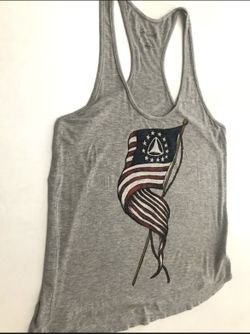 Women Active Size Medium Top American Flag