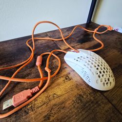 Ultra-Lightweight Honeycomb Gaming Mouse (White / Orange Paracord)