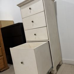 Tall White Chest of deep drawers dresser for paint any color excellent condition Cajonera alta