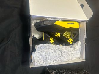 Air Jordan 4 Thunder Black Yellow Sneakers