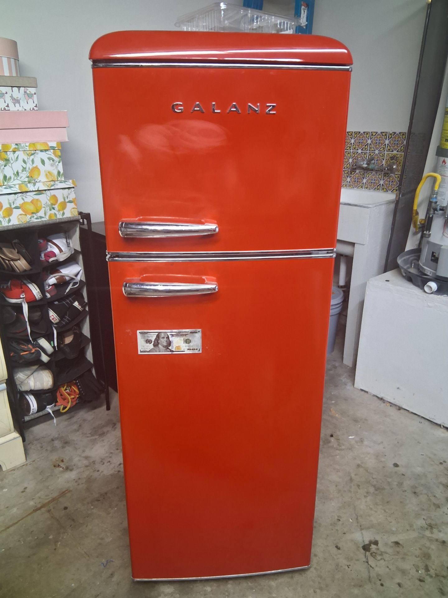 retro-style refrigerator NOT WORKING