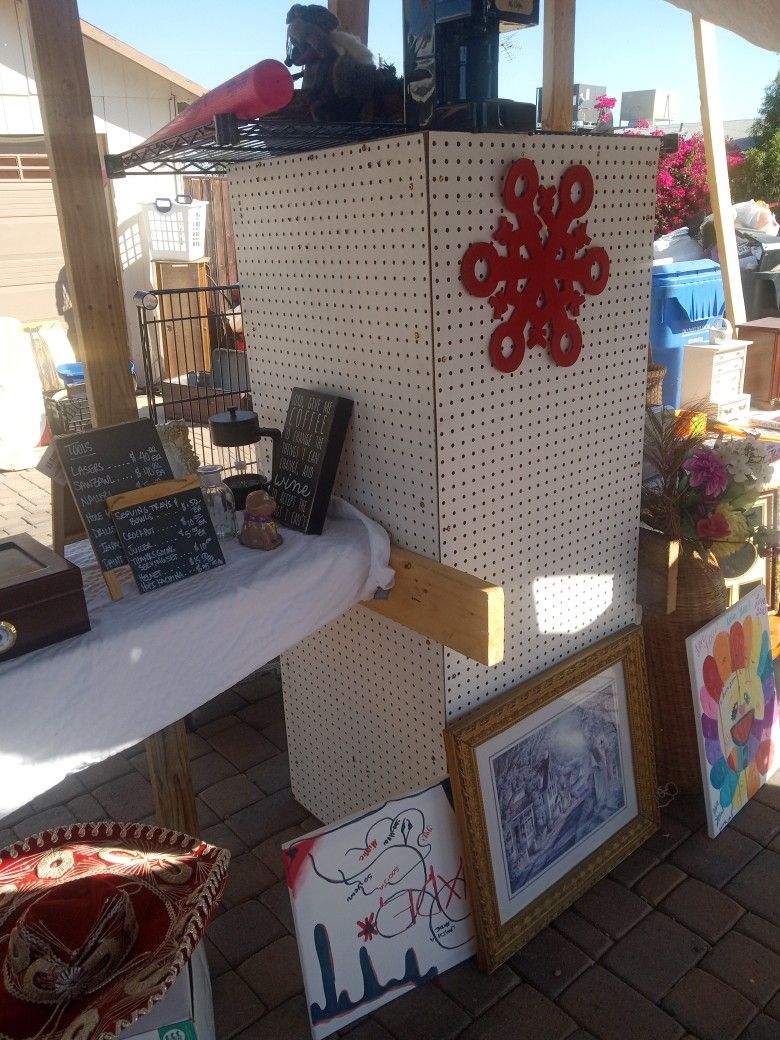 2 By 2 5 Tall Ph Board Display Cube