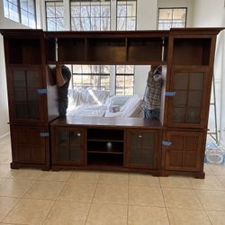 Entertainment Center 4pcs