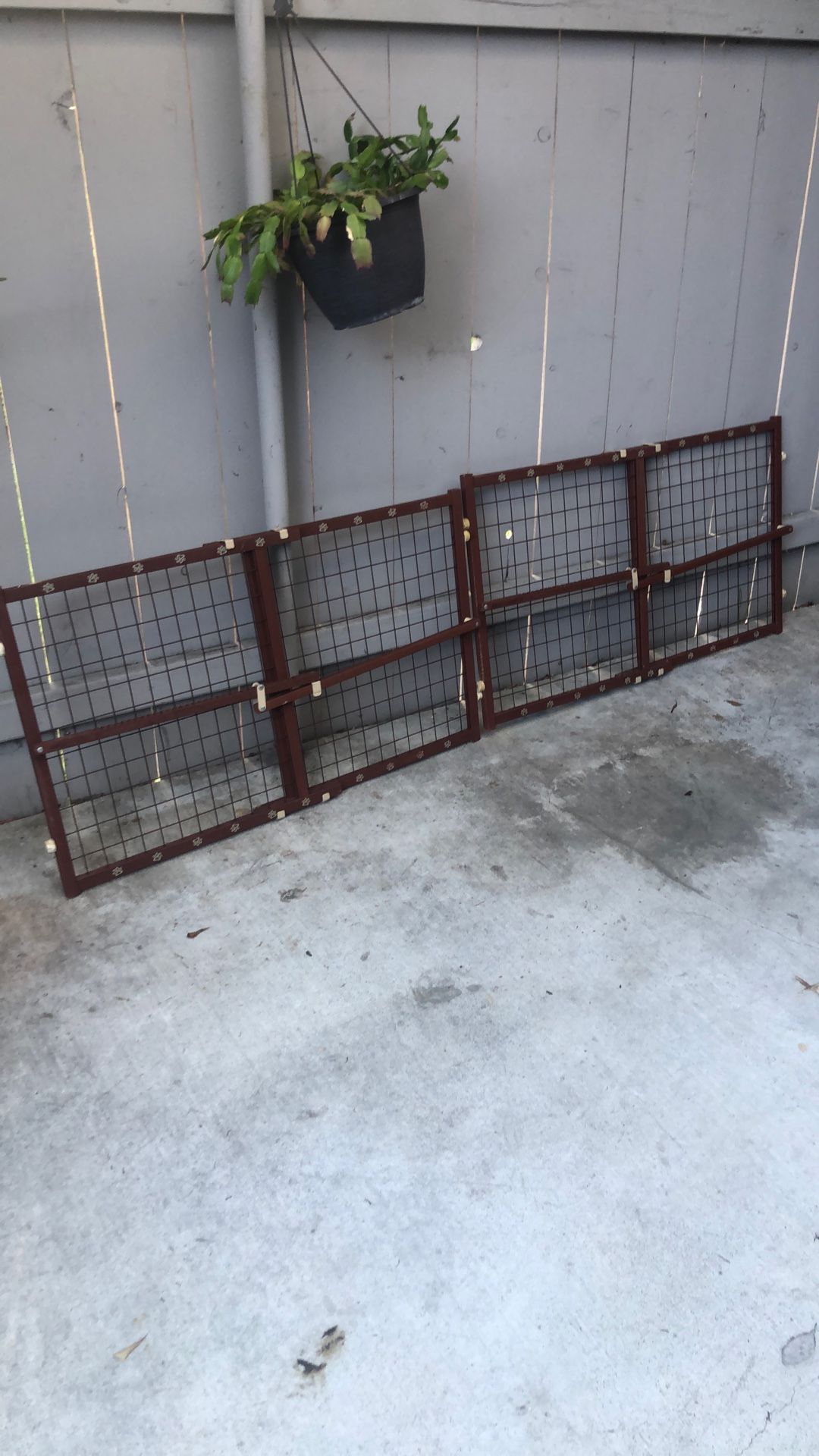 ASPCA Dog Gate: Ea. Gate Extends To 3’ 4”