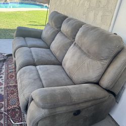 Reclining Sofas 