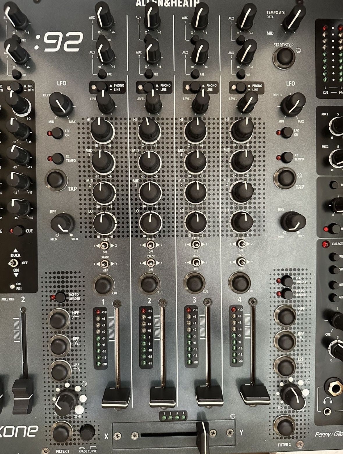 Allen & Heath 92 Professional DJ Mixer