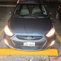 HYUNDAI Accent,2012,Gray