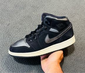 Jordan 1 Mid ‘White Black Grey’ GS 2020 (Sz 6Y/7.5W)