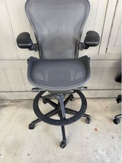 Herman Miller Aeron Remastered Stool Drafting Chair Size B