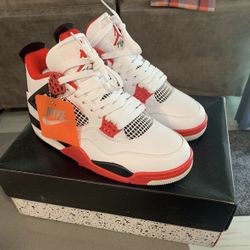 Air Jordan 4 Retro Fire Red | Size 8(9.5 Women)