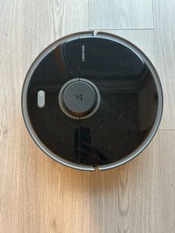 Roborock S5 MAX Robot Vacuum & Mop — Excellent Condition