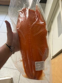 Vacuum-Sealed Atlantic Salmon Fillet 🇨🇱 premium