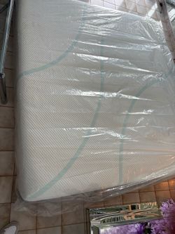 King Size Tempurpedic Mattress